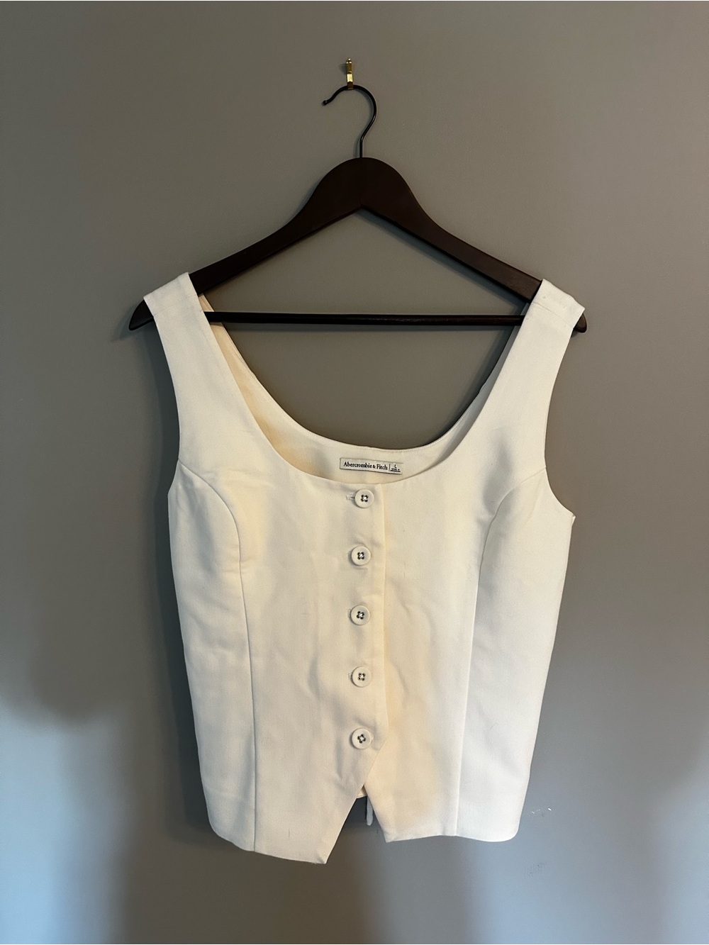 NWOT Abercrombie & Fitch Cream Button-Front Sleeveless Top